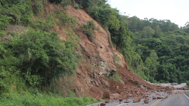 Libera O Da Ers Depende De Detona Es Na Encosta No Trecho Na