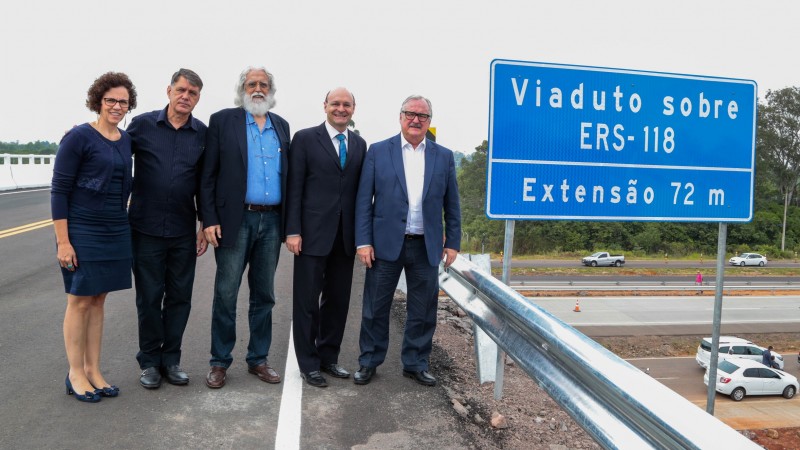O viaduto que fica no km 9,9, tem 72 metros de extensão beneficia motoristas e população de Gravataí e Cachoeirinha.