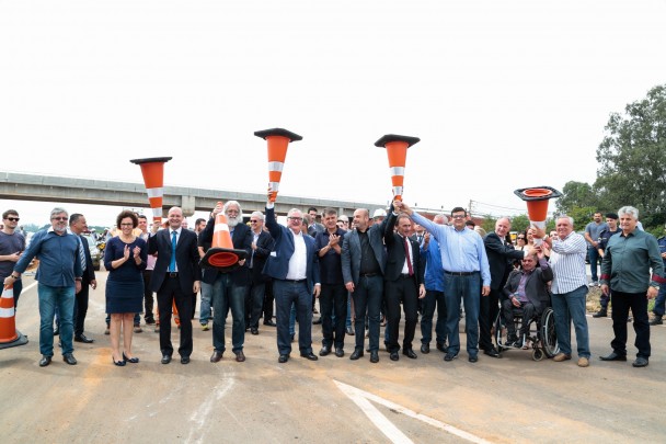 A estrutura faz parte da duplicação da ERS-118, considerada a mais importante obra rodoviária do Governo do Estado