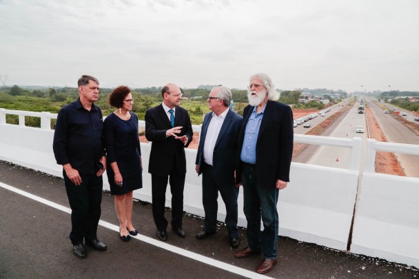 Autoridades realizaram visita técnica sobre o viaduto