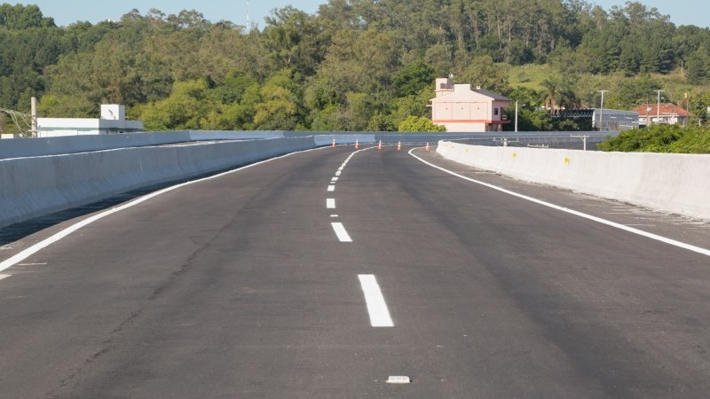 Viaduto vai melhorar vida dos motoristas que trafegam na rodovia, conhecida como Faixa Velha de Camobi 