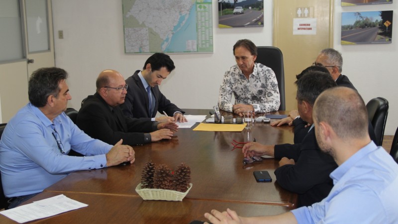 Assinatura do contrato entre Daer e Procergs agilizará cadastro das empresas de fretamento e turismo