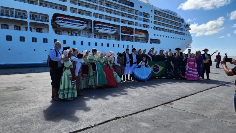 Primeiro cruzeiro da temporada é recebido por artistas no Porto de Rio  Grande; VÍDEO, Rio Grande do Sul