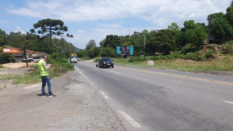 Fiscalização da Secretaria de Parcerias monitora trecho do Bloco 3 de rodovias, no município de Farroupilha