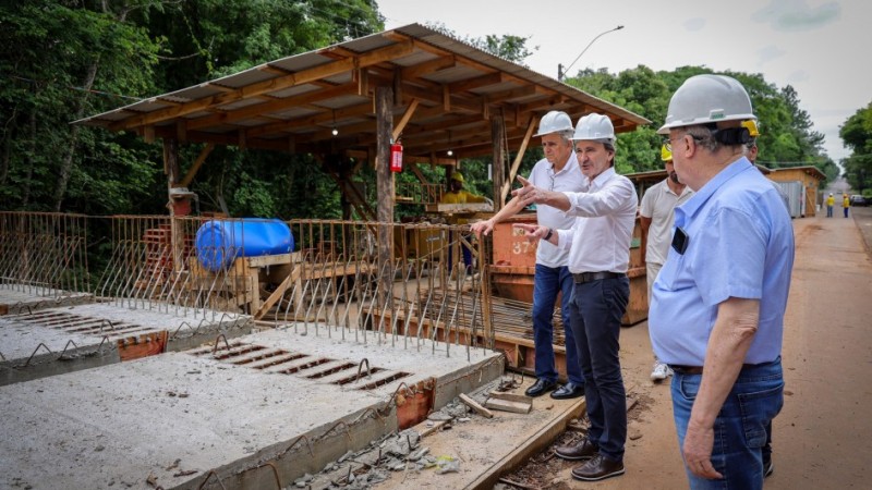 Na foto, obras da ponte entre Lajeado e Arroio do Meio