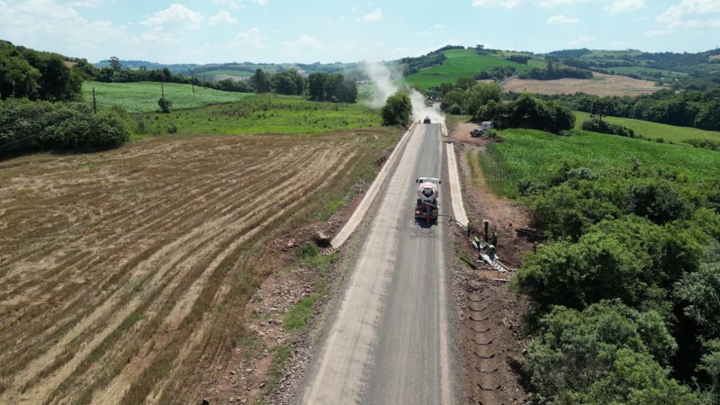 Na foto, obras do acesso a Novo Tiradentes