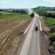 Na foto, obras do acesso a Novo Tiradentes