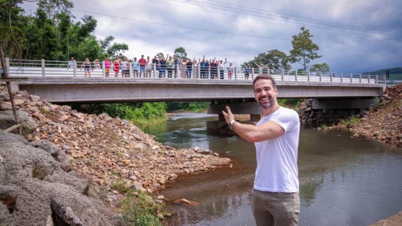 Na foto, o governador Eduardo Leite