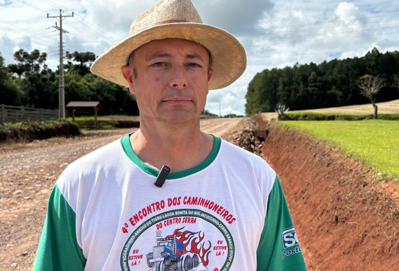 Na foto, o agricultor.
