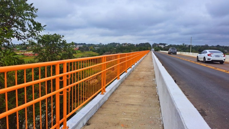 Na foto, a calçada de passeio da ERS-130