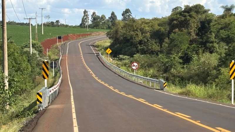 Quase todo o trajeto de 14,37 km entre Rolador e Cerro Largo est&aacute; pavimentado e sinalizado.